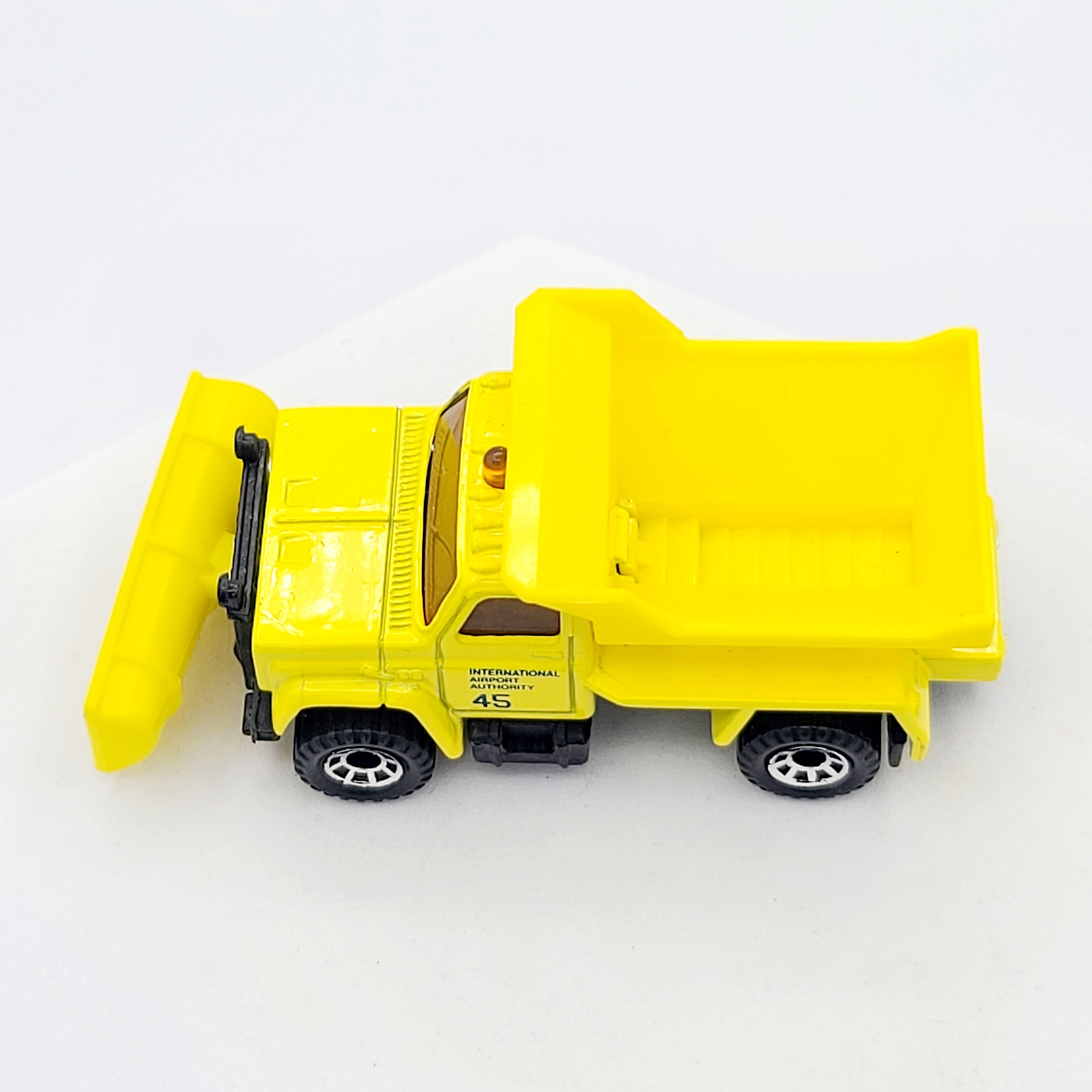 Matchbox Highway Maintenance Truck / Plow Master 6000 (1990 MBX Basic 1-75)